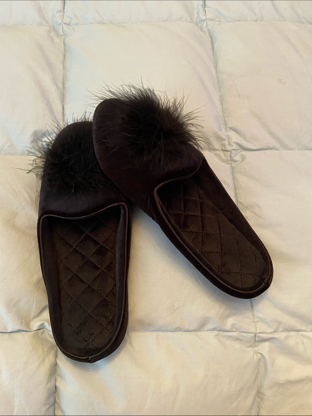Plush Black Women's Slip-On Pom Pom Slippers